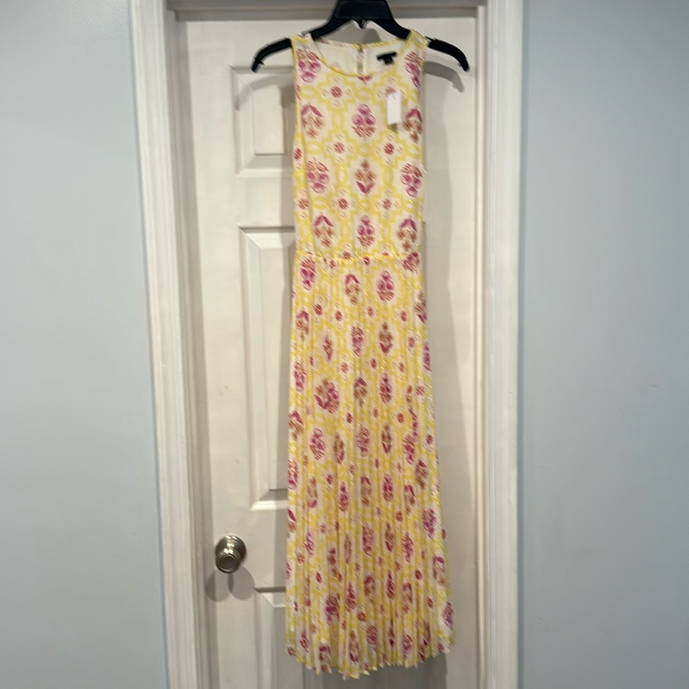 Ann Taylor maxi dress with pleated skirt, size 2